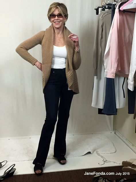 GEARING UP FOR GRACE & FRANKIE SEASON II « Jane Fonda Grace Outfits From Grace And Frankie, Jane Fonda Style Grace And Frankie, Frankie And Grace Clothes, Jane Fonda Hairstyles Grace And Frankie, Jane Fonda Outfits Grace And Frankie, Grace Hanson Style, Grace And Frankie Outfits, Jane Fonda Grace And Frankie, Jane Fonda Outfits