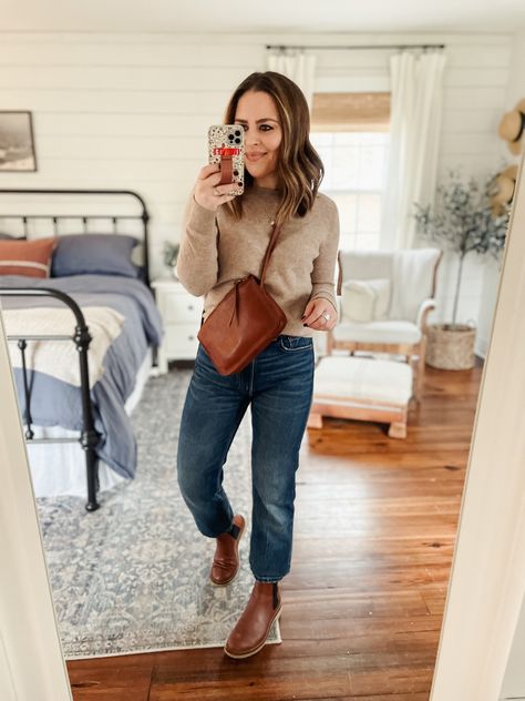 Beige Crew Neck Sweater Outfit, So Cal Winter Outfits, Tan Cashmere Sweater Outfit, Cashmere Crew Neck Sweater Outfit, Brown Cashmere Sweater Outfit, Cream Cashmere Sweater Outfit, Tan Sweater Outfit Fall, Autumn Lunch Outfits, Neutral Sweater Outfit