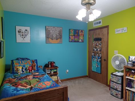 Scooby Doo Room, Crafting Space, One Story House, Best Online Clothing Stores, Cool Room, One Story Homes, Themed Room, Story House, Clothing Stores