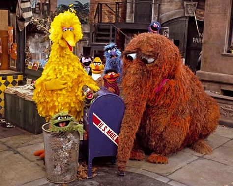 Street Wallpaper, Sesame Street Muppets, Sesame Street Characters, Fraggle Rock, The Muppet Show, Miss Piggy, Pick And Mix, Jim Henson, Big Bird