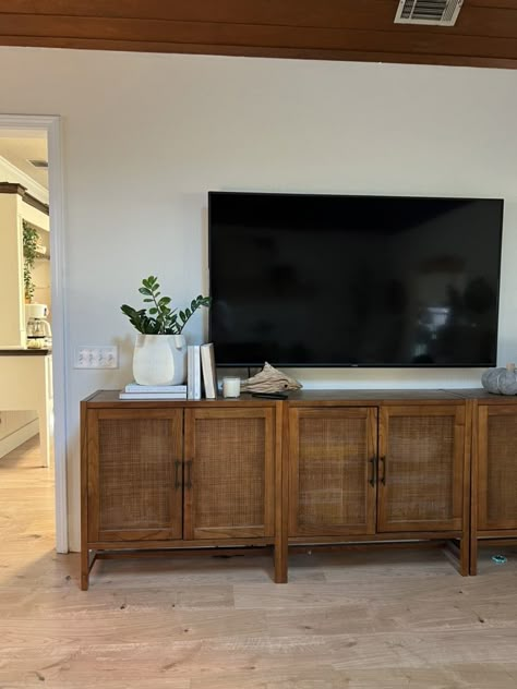 Living Room Inspiration Neutral, Room Inspiration Neutral, Tv Cabinet Decor, Tv Console Decor, Tv Stand Decor Living Room, Cabinet Console Table, Cabinet Entryway, Furniture Modern Design, Console Table Entryway