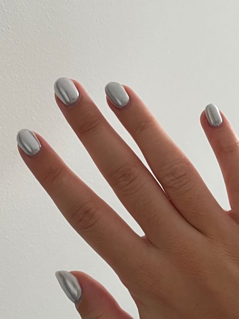 Silver nails | nails inspiration Silver Nails Gel Short, Silver Nails With Chrome, Gray Shellac Nails, Silver Gel Manicure, Short Silver Nails Ideas, All Silver Nails, Silver Monochrome Nails, Light Silver Chrome Nails, Silver Chrome Nails Short