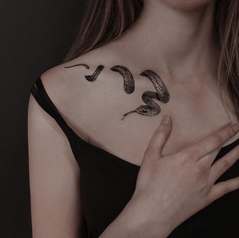 Snake Tattoo Meaning, Clavicle Tattoo, Full Hand Tattoo, Matching Best Friend Tattoos, Serpent Tattoo, Tattoo Dotwork, Sigil Tattoo, Bone Tattoos, Snake Tattoo Design