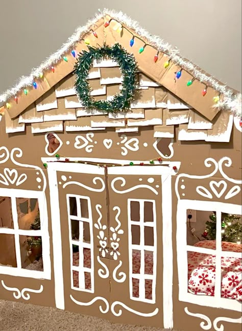 Cardboard Gingerbread Playhouse, Cardboard Gingerbread House Diy Lifesize, Things To Make With Cardboard Boxes, Cardboard Gingerbread House Diy, Christmas Cat House, Cardboard Christmas Decorations, Gingerbread Playhouse, Christmas Desk Decorations, Cardboard Gingerbread