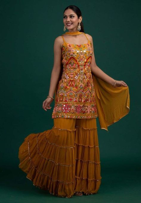 Sarara Dress, Sharara Suit Designs, Latest Party Wear Suits, Sharara Dress, Designer Sharara, Sharara Designs, Haldi Outfits, Indian Outfits Lehenga, Dress Models