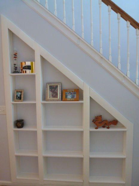 Very detailed instructable for making use of under-stair space. One of those shelves is a door that opens into the storage area! Shelves Under Stairs, Room Under The Stairs, تحت الدرج, Stair Shelves, Hidden Room, Recessed Shelves, Under The Stairs, Basement Stairs, Stair Case