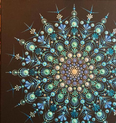 Dot Art Painting Canvases, Dotting Art, Mandala Dotting, Easy Mandala Drawing, Mandala Painted Rocks, Mandala Rock Art, Mandala Canvas, Mandala Art Therapy, Tmnt Art