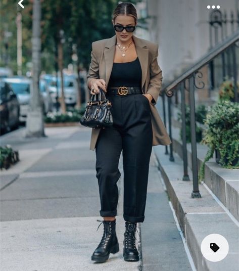 Corporate Attire Women, Classy Business Outfits, Stile Casual Chic, Corporate Attire, Look Retro, Stylish Work Outfits, Mode Inspo, Blazer Outfits, Edgy Outfits