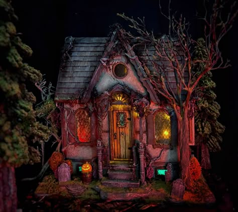 Follow on Instagram and Tiktok @BridgetMcCartyminis Hocus Pocus Dollhouse, Hocus Pocus House, Witch Dollhouse, Halloween Gingerbread House, Witches Cottage, Haunted House Diy, Orchid House, Haunted House Decorations, Ghost House