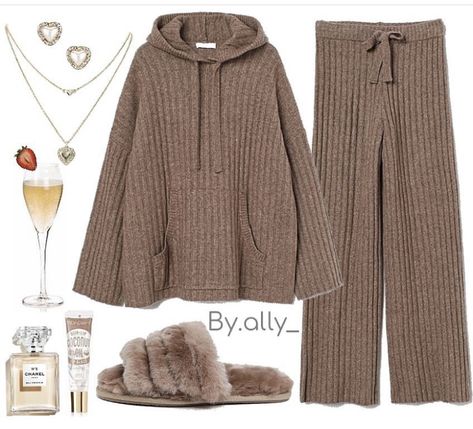 Winter Pyjamas, How To Have Style, Lounge Outfits, Happy Christmas Eve, Stile Hijab, Pajama Fashion, Cute Lazy Day Outfits, Lazy Day Outfits, Cute Comfy Outfits