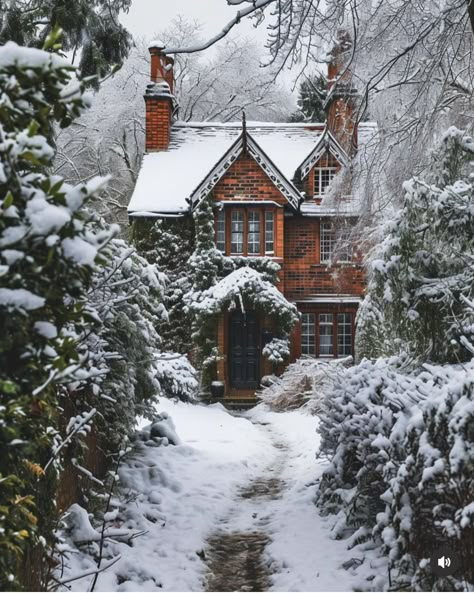 Winter House Exterior, Mistletoe Christmas, Cottage Cabin, Winter Cabin, Dream Cottage, Countryside House, Morning Everyone, Winter Scenery, Cabins And Cottages