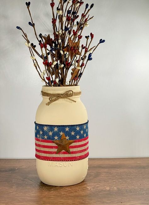 American Flag Mason Jar / 4th of July Centerpiece / Mason Jar | Etsy Primitive Mason Jars, Centerpiece Mason Jar, Patriotic Diy, Mason Jar Centerpiece, Rustic American Flag, American Holidays, Rusty Tin, Summer Decorations, 4th July Crafts