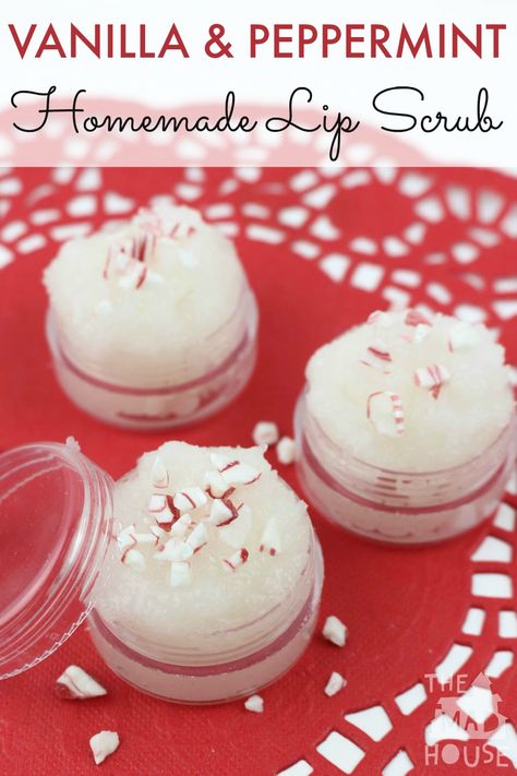 Diy Lip Scrubs, Peppermint Lip Scrub, Homemade Lip Scrub, Diy Vanilla, Lip Scrub Recipe, Lip Scrub Homemade, Lip Scrub Diy, Homemade Scrub, Lip Balm Recipes