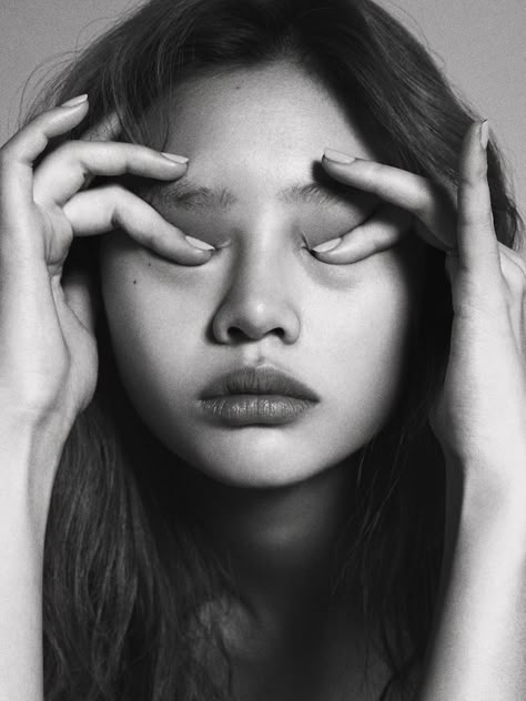 Expressions Photography, Photoshoot Style, Interview Magazine, 얼굴 드로잉, Face Drawing Reference, Photographie Portrait Inspiration, Self Portrait Photography, Face Photography, Black And White Portraits