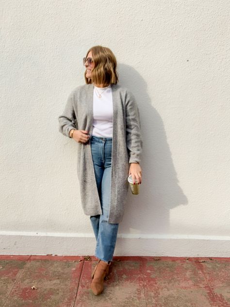 Long Grey Cardigan Outfit, Grey Cardigan Outfit, Style Long Cardigan, Outfits With Grey Cardigan, Long Cardigan Outfit, Button Down Outfit, Long Grey Cardigan, Cardigan Outfit, Rib Knit Cardigan