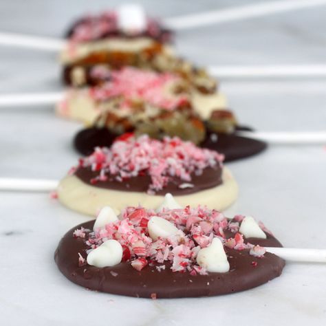 Kids in the Kitchen: Homemade Lollipops Just Like Ina's | The Spicy RD Cake Room Ideas, Fair Stall Ideas, Cookie Tray Ideas, Homemade Chocolate Candy, Homemade Lollipops, Birthday Ideas For Her, Kids In The Kitchen, Chocolate Lollipops, Homemade Holiday