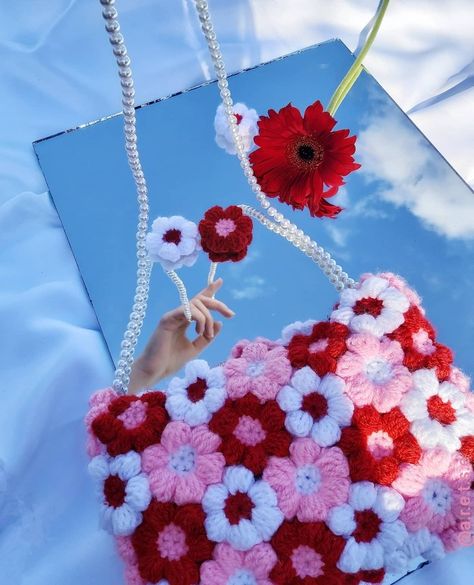 Puffy Flower Crochet Bag, Puffy Flower Crochet, Crochet Puff Flower Bag, Flower Bag Crochet, Crochet Flower Bag, Puff Flower, Crochet Sweater Design, Crochet Puff Flower, Diy Crochet Bag