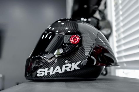 Shark Helmets, Bike Aesthetic, Helmet Design, Bike Lovers, Motorcycle Gear, Motorcycle Helmets, Sport Bikes, Riding Helmets, Bike