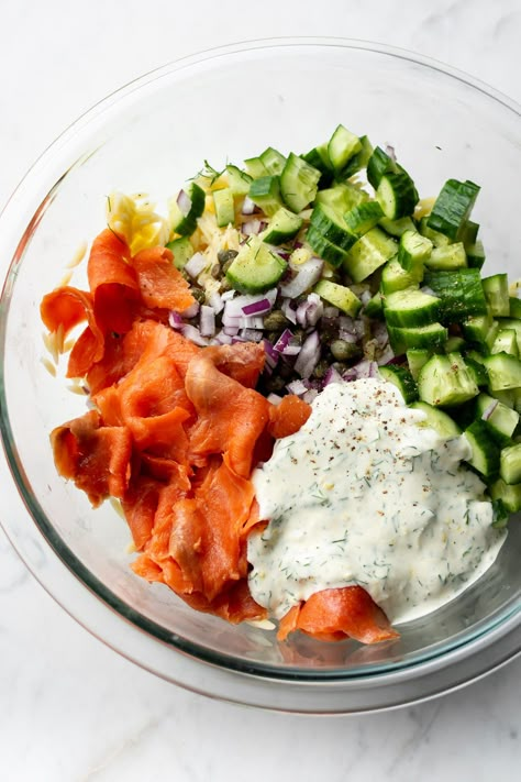 Smoked salmon, orzo, cucumber, red onions, capers, and a tangy lemon dill dressing make this the best cold smoked salmon pasta salad! Salmon Pasta Salad Recipes, Salmon Orzo, Salmon Pasta Salad, Creamy Lemon Dressing, Best Summer Recipes, Pasta Salad Salmon, Smoked Salmon Pasta, Smoked Salmon Salad, Pulled Chicken Sandwiches