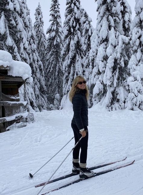 Cross Country Skiing Outfit, Josefine Vogt, Womens Ski Outfits, Ski Fits, Skiing Trip, Skiing Aesthetic, Ski Bunny, Ski Bunnies, Nordic Skiing