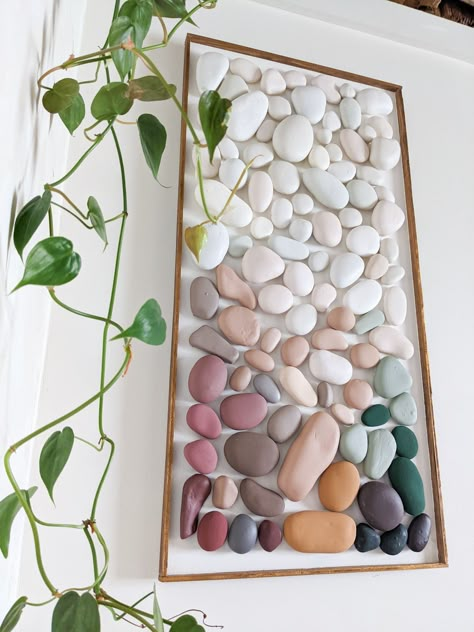 Diy Wall Art Decor, Diy 3d, Diy Crafts For Home Decor, Garden Art Diy, Painted Stones, Diy Home Crafts, Pebble Art, Diy Wall Art, Stone Art