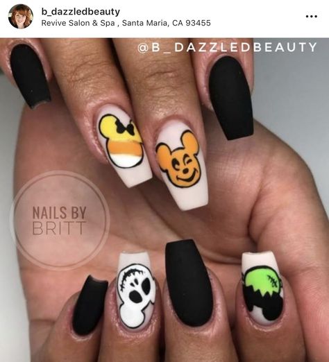 Glow on the dark - mickey themed Halloween nails! Halloween Mickey Nails, Mickey Mouse Halloween Nails, Disney Halloween Nails, Halloween Nail Art Easy, Disneyland Nails, Disney Nail Designs, Cotton Candy Nails, Minnie Mouse Nails, Disney Acrylic Nails