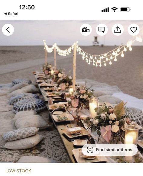 Packed Party Birthday, Beach Birthday Dinner Ideas, Beach Picnic Decor, Beach Picnic Bridal Shower Ideas, Beach Dinner Ideas Decor, Boho Backyard Dinner Party, Birthday Party On The Beach, Beach Picnic Ideas, Low Picnic Table