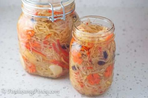 How to Cook Papaya Atchara Papaya Pickles Recipe, Papaya Pickles, Atchara Recipe, Pickled Papaya, Filipino Kitchen, Ono Kine Recipes, Food Fermentation, Magic Sauce, Pinoy Dessert