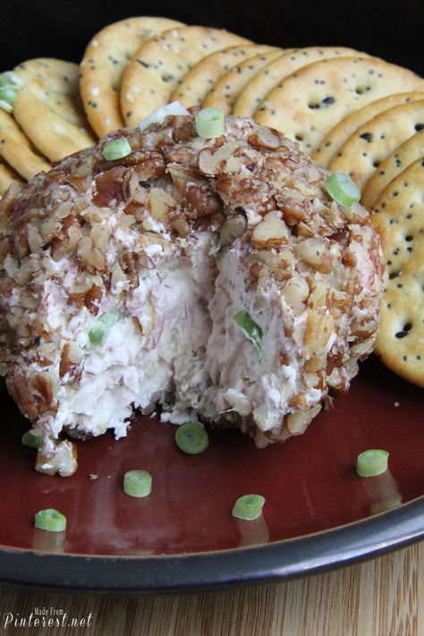 Pineapple Cheeseball - ohhh la, la this tastes so wonderful! Everyone in my family loved it! #Cheeseball #Appetizer #Recipe Ham Cheese Ball, Spinach Dip Bites, Pineapple Cheeseball, Pineapple Cheese Ball, Pineapple Cheese, Pineapple Ham, Cheese Ball Recipes, Ham Cheese, Cheese Appetizers