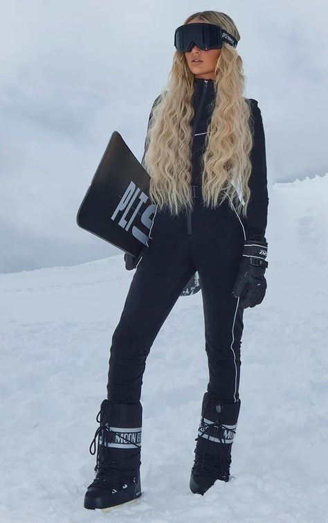 Womans Ski Outfit, Black Snowboarding Outfit, Ski Trip Outfit Black Women, Snow Skiing Outfits For Women, Snow Trip Outfit, Ski Trip Outfits, Aspen Outfit Winter, Istanbul Outfits, Ski Outfits For Women