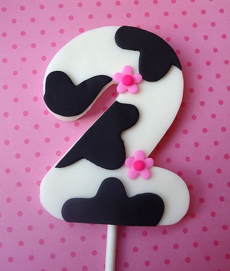 Cow Print Cakes, Fondant Numbers, Cow Cookies, Cow Birthday Parties, Cow Cakes, Smash Cake Topper, Farm Cake, Fondant Cupcake Toppers, Fondant Cake Topper