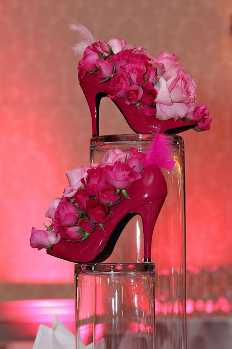 Flowers Market, Girls High Heels, Iconic Weddings, Flower Shoes, Legally Blonde, Decoration Originale, Floral Shoes, Deco Floral, Party Centerpieces