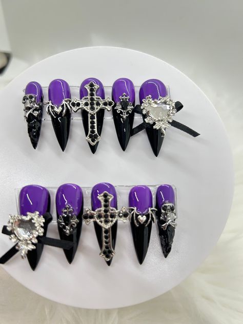 Violet Vamp-gothic Size Small Purple & Black Goth Press on Nail Set/goth Nails/alternative Nails/vampire Nails/witchy Nails - Etsy Purple Stilletos Nails, Purple Gothic Nails, Purple And Black Nails Designs, Alt Nails Designs, Purple Goth Nails, Purple Black Nails, Gel Nails Purple, Ongles Goth, Glamour Spell