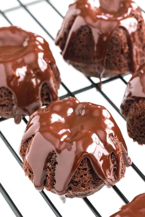 Chocolate Mini Bundt Cakes, Mini Chocolate Bundt Cakes, Chocolate Bundt Cakes, Specialty Cookies, Mini Bundt Cakes Recipes, Recipes Using Cake Mix, 40th Cake, Chocolate Bundt, Mini Bundt