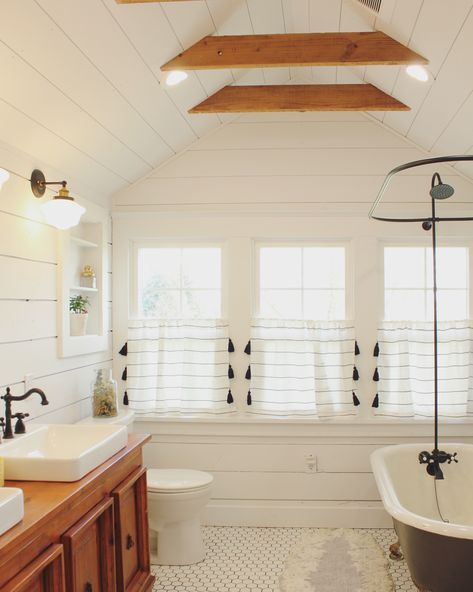 100 Year Old Farmhouse, 100 Year Old House, Remodeling Old Homes, Old Farmhouse Bathroom, 100 Year Old House Renovation Ideas, Old Farmhouse Remodel, Shed House Interior, Shed Homes Ideas, Cheap Bathroom Remodel