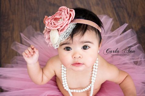 BOWS TUTU AND PEARLS Sibling Birthday Parties, Tutu Outfits, Family Photoshoot, Cake Smash, Baby Photography, Family Photos, 1st Birthday, Birthday Parties, Birthday