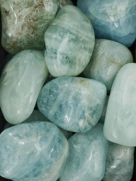 Pretty Stones Gemstone, Aquamarine Gemstone Aesthetic, Aquamarine Crystal Aesthetic, Aquamarine Stone Aesthetic, Aquamarine Aesthetic Gem, Aquamarine Aesthetic, Crystal Aquamarine, Light Blue Aesthetic, Crystal Aesthetic