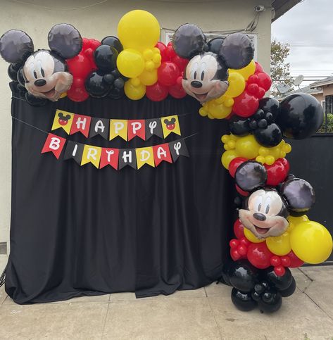 Mickey Mouse Balloon Garland, Mickey Mouse Garland, Mickey Mouse Balloon, Mickey First Birthday, Mickey Mouse Balloons, Mickey Mouse Parties, Mickey Mouse Birthday Party, Mickey Party, Mickey Mouse Party