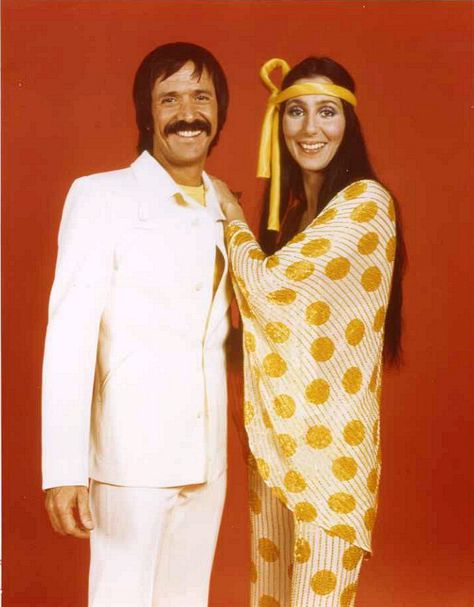 Sonny and Cher always complimented each others' outfit by wearing a matching article of clothing when they first appeared on their TV show. Sunny And Cher Costume, Sonny And Cher Outfits, Sonny And Cher Costume Halloween, Sonny And Cher 60s, Sunny And Cher, Cher Costume Halloween, Sonny And Cher Costume, Cher 60s, Sonny And Cher Show