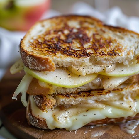 Apple and Brie Grilled Cheese Green Apple Grilled Cheese, Brie Apple Grilled Cheese, Brie And Apple Grilled Cheese, Brie Grilled Cheese Recipes, Brie Apple Sandwich, Recipe Using Brie Cheese, Apple Brie Sandwich, Grilled Cheese With Apple, Grilled Cheese Brie