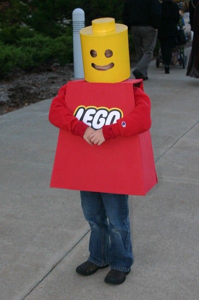 more lego guy - we used the instructions here for the body.  It worked but your kid can't sit down in the costume.  Not a deal breaker for us, but it could be for some kids. Lego Man Costumes, Lego Costumes, Indiana Jones Games, Lego Costume, Piercings Ideas, Clever Halloween Costumes, Diy Costumes Kids, Diy Kostüm, Lego Craft