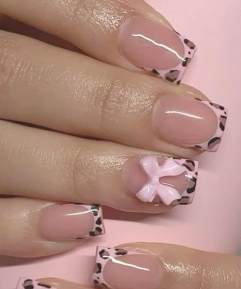 Pink Cheetah Nails, Cheetah Print Nails, Cheetah Nails, Cute Simple Nails, Girly Acrylic, Girly Acrylic Nails, Short Square Acrylic Nails, Really Cute Nails, Print Nails