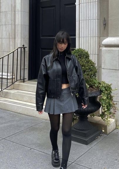 Dark Grey Pleated Skirt Outfit, All Black Fancy Outfits, Dark Grey Skirt Outfit, Skirt Coat Outfit, Gray Skirt Outfits, Grey Skirt Outfit Winter, Gray Mini Skirt Outfit, Soft Edgy Outfits, Grey Plaid Skirt Outfit