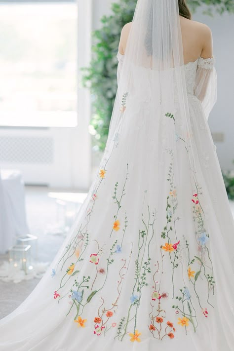 Colorful Embroidered Dress, Veil With Flowers On It, Wedding Dresses Wildflower, Wedding Dress With Embroidered Veil, Flower Wedding Vales, Veil With Embroidered Flowers, Wedding Floral Veil, Garden Wedding Veil, Flower Embroidery Veil