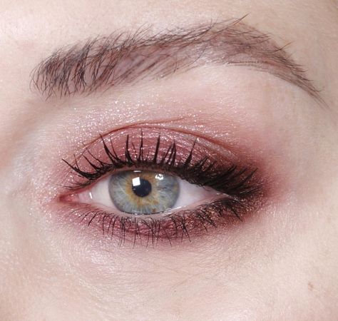 Reddish Brown Eyeshadow, Soft Brown Eyeshadow, Copper Smokey Eye, Katie Jane Hughes, Makeup Books, Oil Free Makeup, Makeup For Blondes, Lots Of Makeup, Simple Eye Makeup