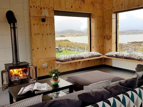 Cute Airbnb, Airbnb Templates, Ireland Honeymoon, Irish House, Ireland Cottage, Ireland Weather, Small Beach Houses, Ireland Beach, Moving To Ireland