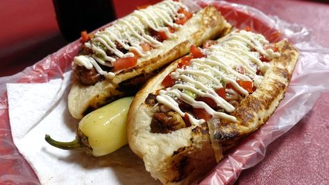 Sonoran Hot Dog Recipe, Mexican Hot Dogs, Sonoran Hot Dog, Hot Dog Buns Recipe, Milk Buns, Dog Bread, Hot Dog Toppings, Griddle Recipes, Beef Hot Dogs