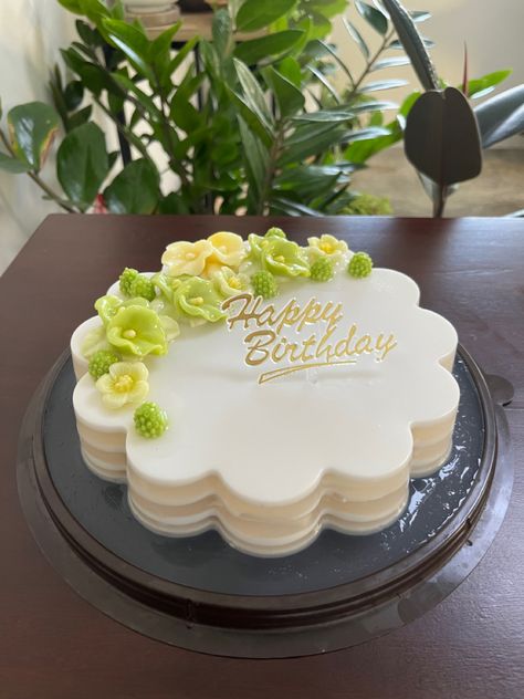 3d Jelly Cake, Jelly Desserts, Happy Birthday Decor, Wedding Anniversary Cakes, Gelatin Dessert, Jelly Cake, Thai Dessert, Jello Recipes, Pudding Desserts