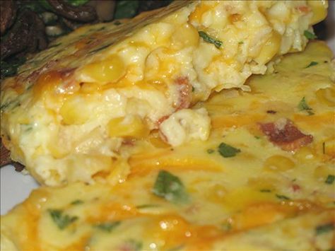 Savoury Impossible Pie. All the ingredients are mixed together and poured into a pie tin, but when it cooks it forms its own crust with filling.  It makes itself! Impossible Pies, Bacon Corn, Cup Measurements, Impossible Pie, Savoury Pies, Pie Tin, Red Salmon, Bisquick Recipes, Savory Pies