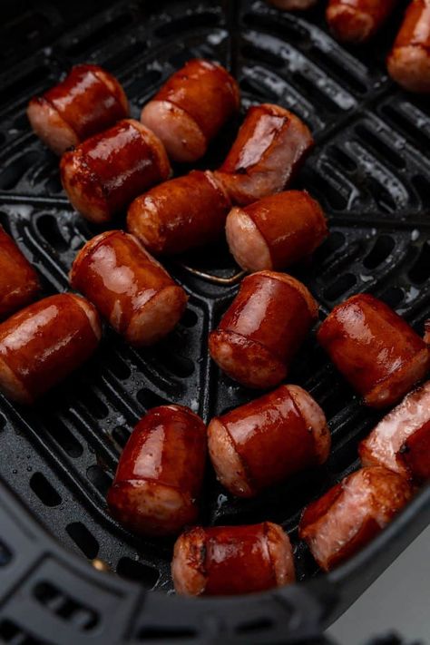 Air Fryer Conecuh Sausage, Conecuh Sausage Recipes Appetizers, Smoked Sausage Appetizers, Air Fryer Smoked Sausage, Sausage Appetizer Recipes, Air Fryer Sausage, Air Fryer Recipes Beef, How To Cook Kielbasa, Smokies Recipe